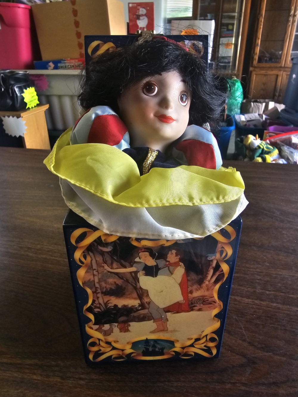 Enesco Snow White Music Box  Yellow, Red, Blue ❤️💙